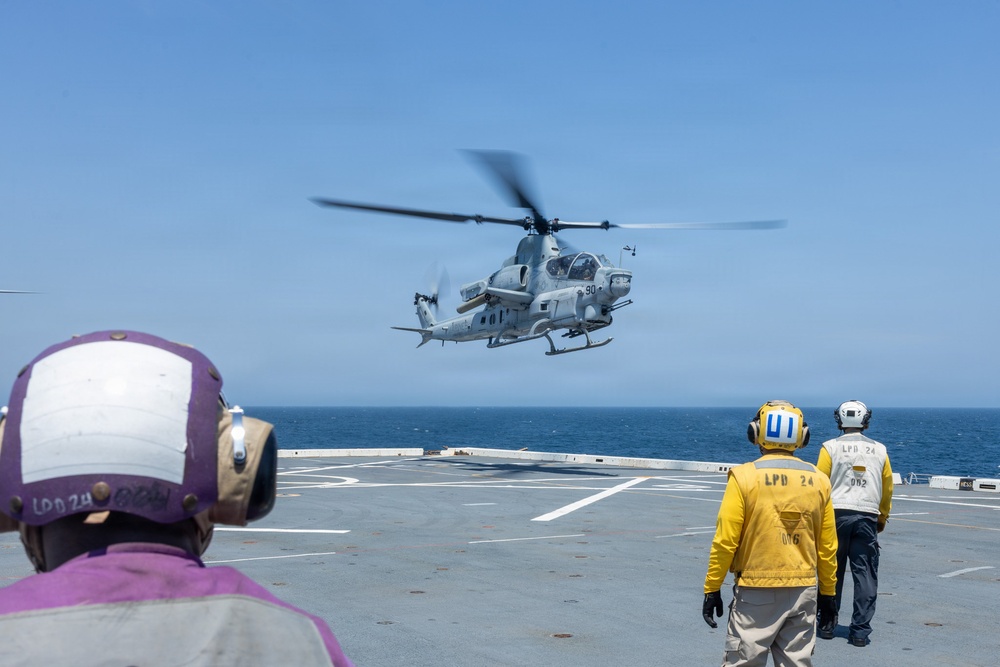 HMLA-269 trains aboard USS Arlington