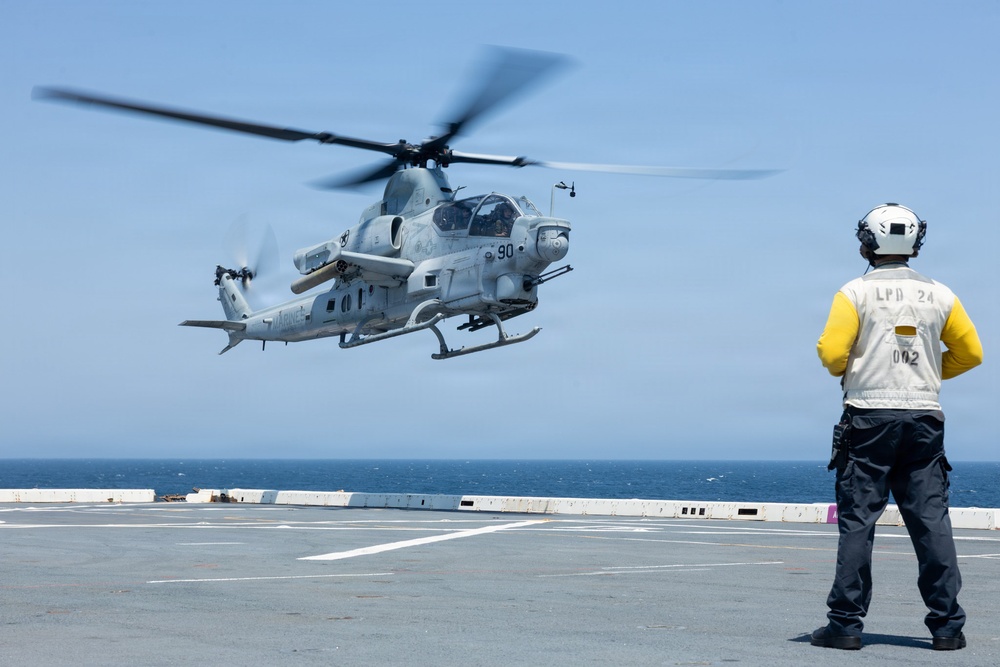 HMLA-269 trains aboard USS Arlington