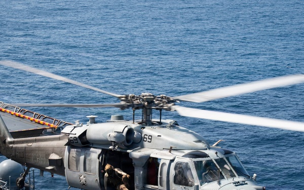 Boxer Sailors, 11th MEU Marines Conduct Flight Operations