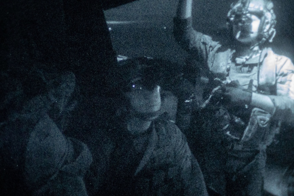 11th MEU Marines, Sailors Conduct Fast-Rope Training Aboard USS Boxer