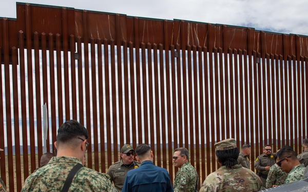 Lt. Gen. Fernando Colchado visits Douglas Border Patrol Station