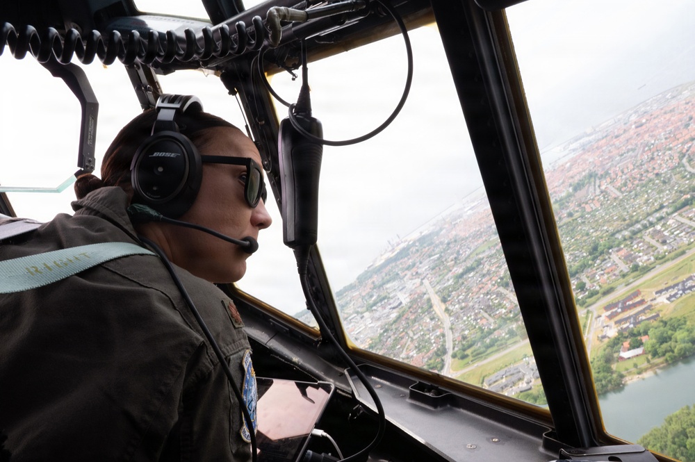 Kentucky Airmen, Danish Defence forces conduct training exercises