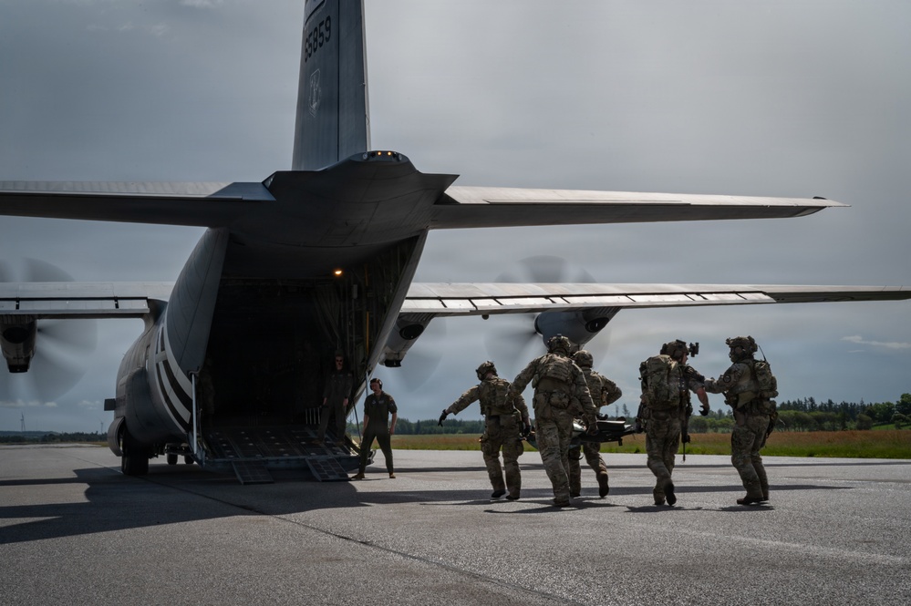 Kentucky Airmen, Danish Defence forces conduct downed pilot search-and-rescue exercise