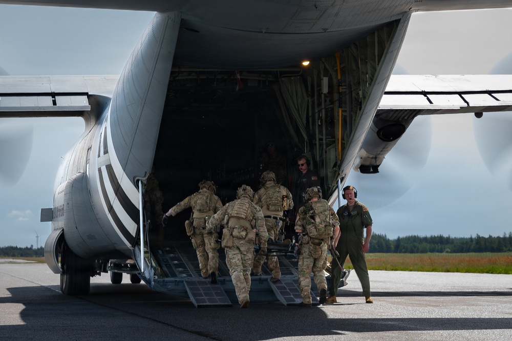 Kentucky Airmen, Danish Defence forces conduct downed pilot search-and-rescue exercise
