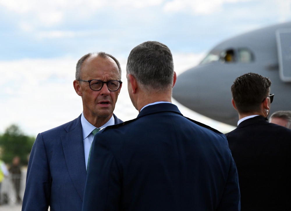 German Chancellor Friedrich Merz Meets with Gen. Grynkewich at ILA Berlin