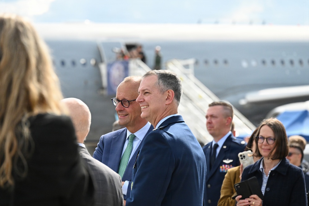 German Chancellor Friedrich Merz Meets with Gen. Grynkewich at ILA Berlin