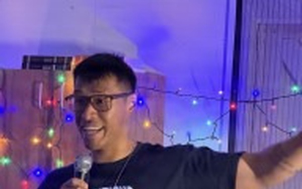 Voices in the desert: the safe haven open mic fosters connection at Chabelley Airfield