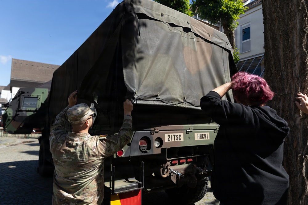 21st TSC supports German Veterans Day with a static display