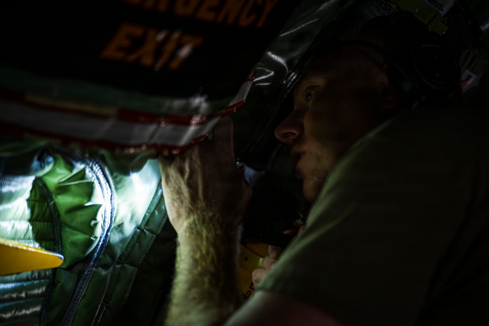 KC-135 refuels F-16s in CENTCOM