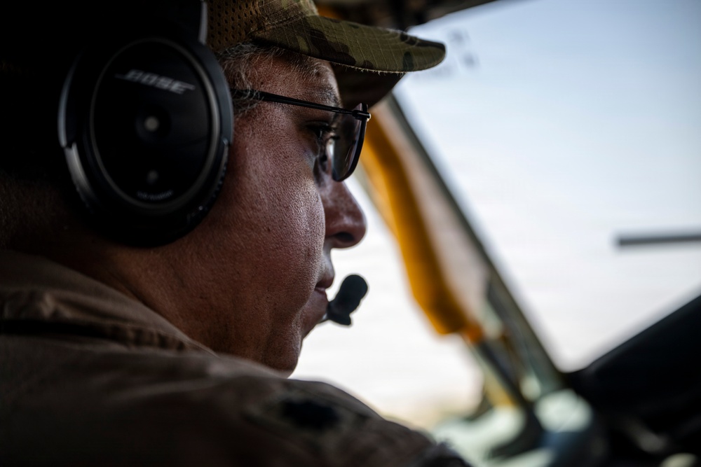 KC-135 refuels F-16s in CENTCOM