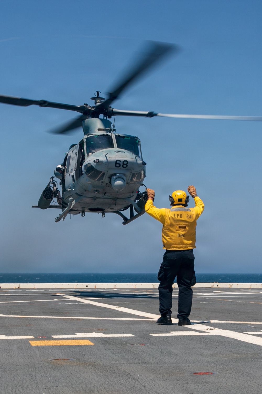 USS Arlington (LPD 24) conducts flight operations with HMLA 167
