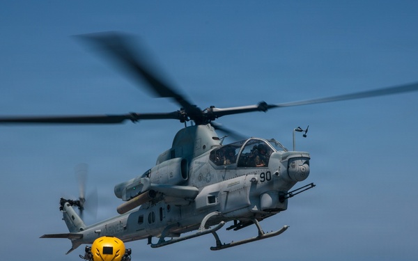 USS Arlington (LPD 24) conducts flight operations with HMLA 167