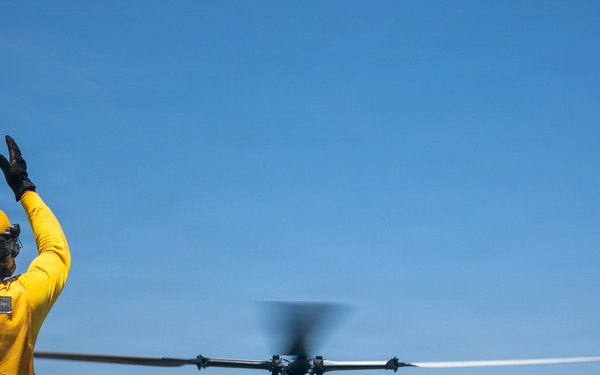 USS Arlington (LPD 24) conduct flight operations with HMLA 167