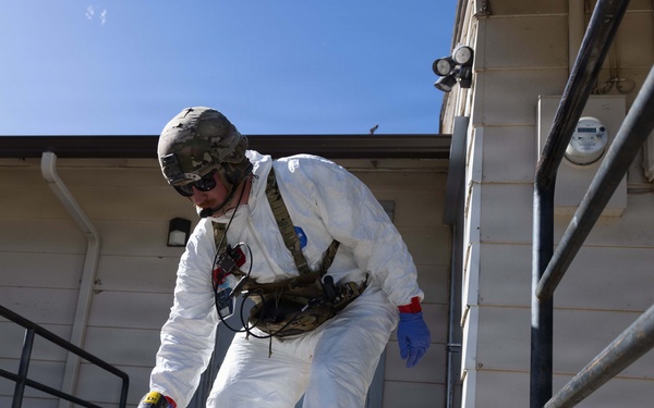 Soldiers, airmen validate readiness during FBI-led nuclear forensics exercise