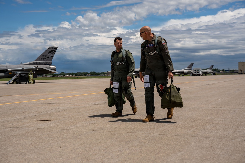 114th Fighter Wing hosts professional sprint car driver David Gravel for civic leader orientation flight