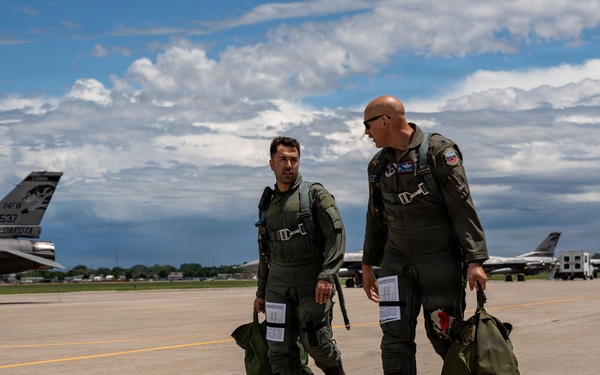 114th Fighter Wing hosts professional sprint car driver David Gravel for civic leader orientation flight