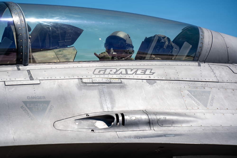 114th Fighter Wing hosts professional sprint car driver David Gravel for civic leader orientation flight