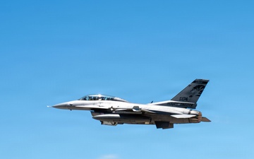 114th Fighter Wing hosts professional sprint car driver David Gravel for civic leader orientation flight