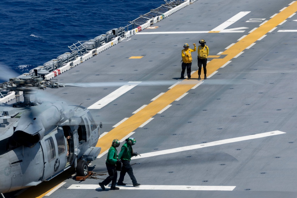 Kearsarge Conducts Flight Operations