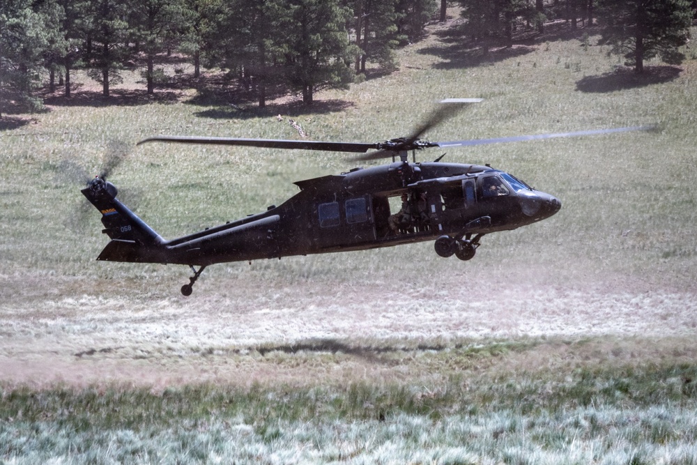 198th RSG Conducts Vertical Lift Exercise