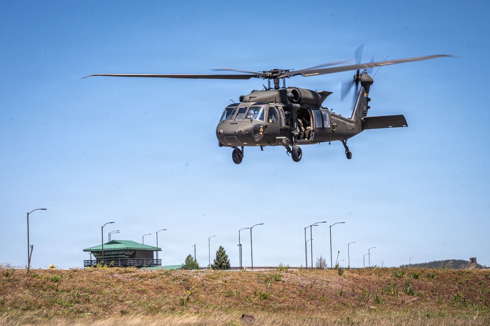 198th RSG Conducts Vertical Lift Exercise
