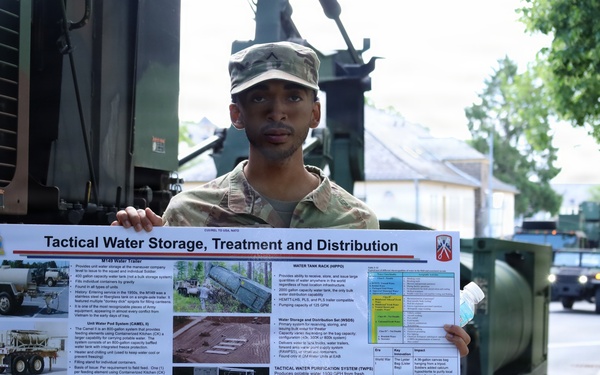 Soldier Highlights Water‑Purification Capabilities at Army Heritage Event