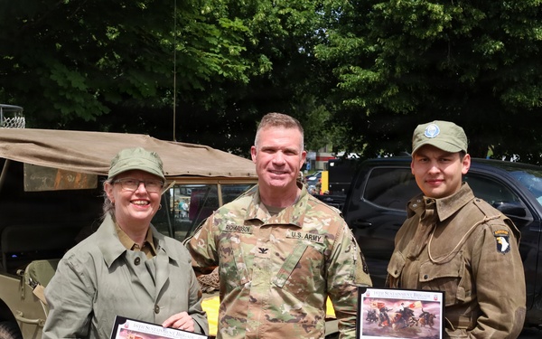 Col. Richardson Recognizes WWII Reenactors for Support to Heritage Even