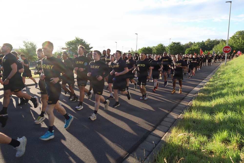 Army Heritage Run Continues Along Three‑Mile Route
