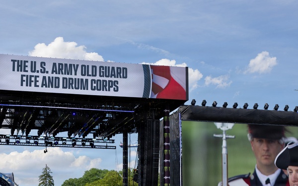 U.S. Army Old Guard Fife and Drum Corps performs at UFC Freedom 250 Fan Fest