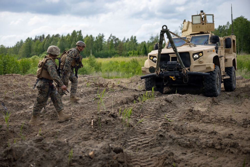 U.S. Marines conduct vehicle recovery drills in Baltic Sea