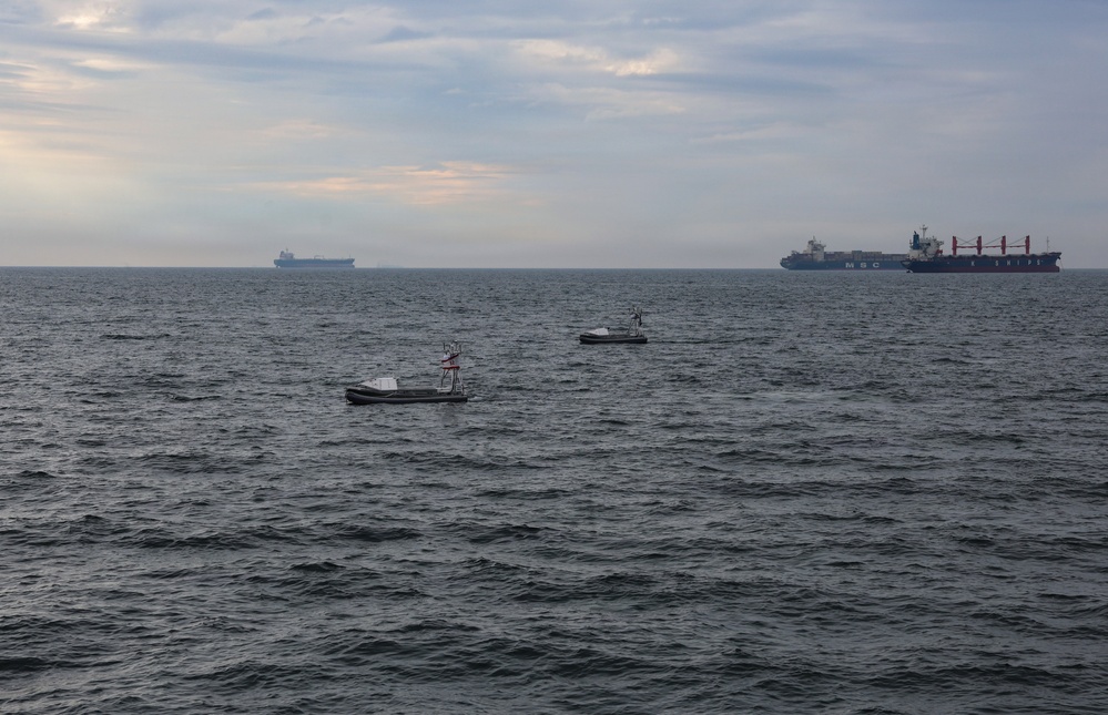 USVDIV-32 and USS Mount Whitney (LCC 20) conduct a swarm