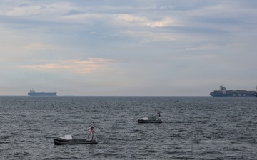 USVDIV-32 and USS Mount Whitney (LCC 20) conduct a swarm