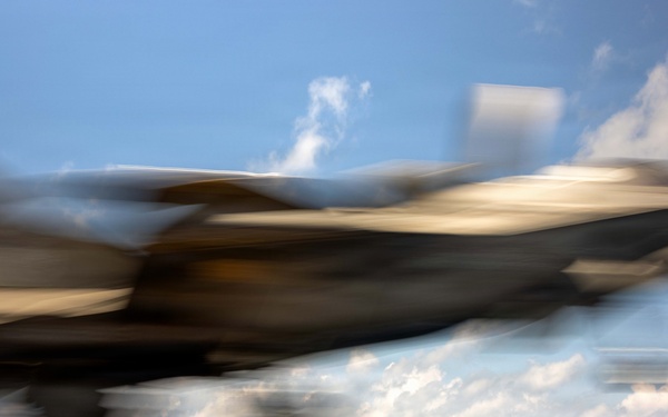 11th MEU Marines, Sailors Conduct Flight Operations Aboard USS Boxer
