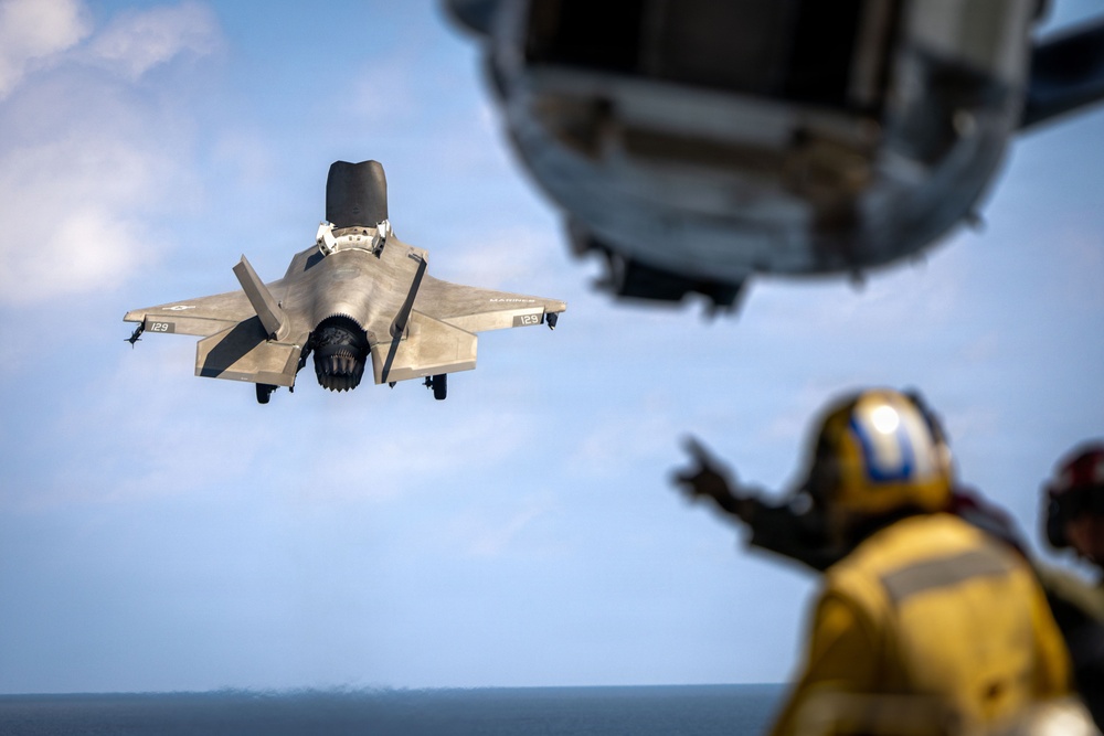 11th MEU Marines, Sailors Conduct Flight Operations Aboard USS Boxer