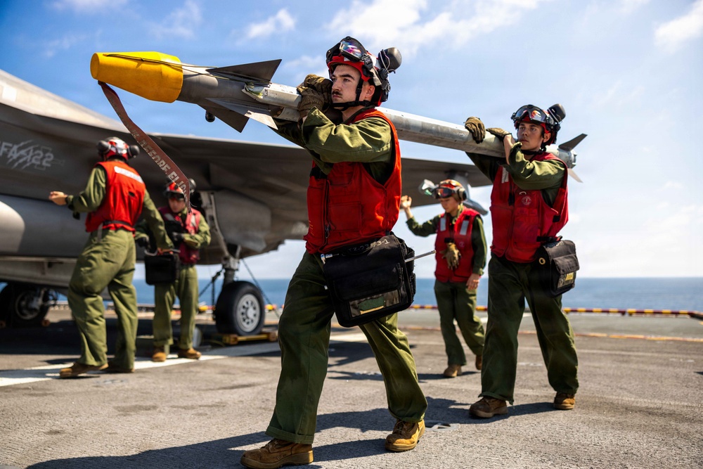 11th MEU Marines, Sailors Conduct Flight Operations Aboard USS Boxer
