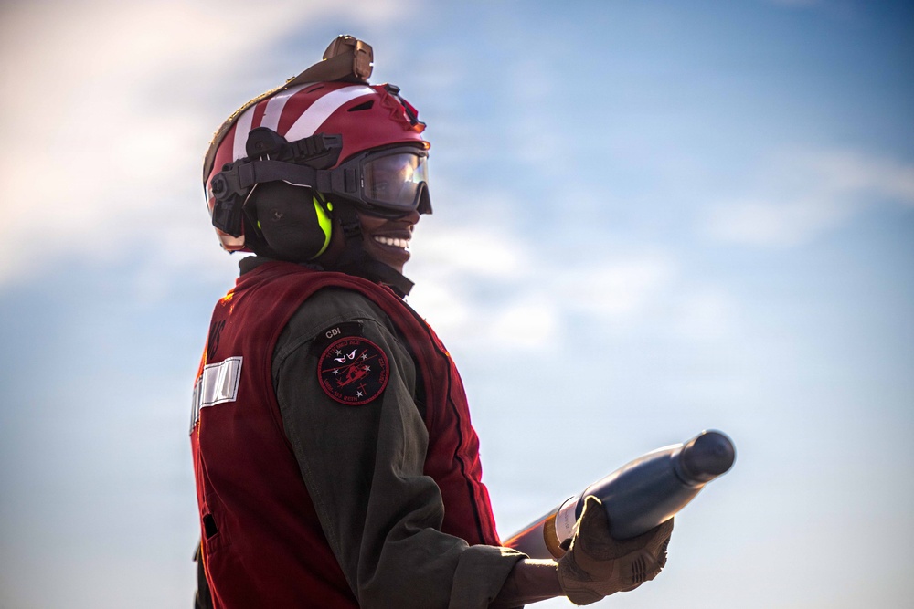 11th MEU Marines, Sailors Conduct Flight Operations Aboard USS Boxer