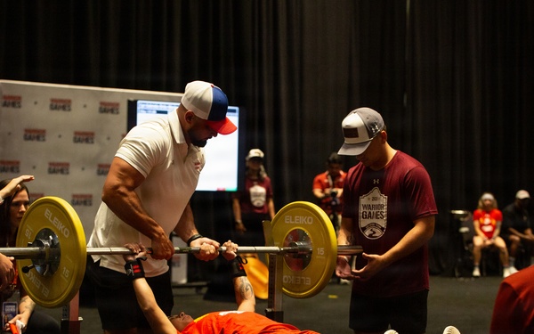 Team Marine Corps Opens Warrior Games with Powerlifting