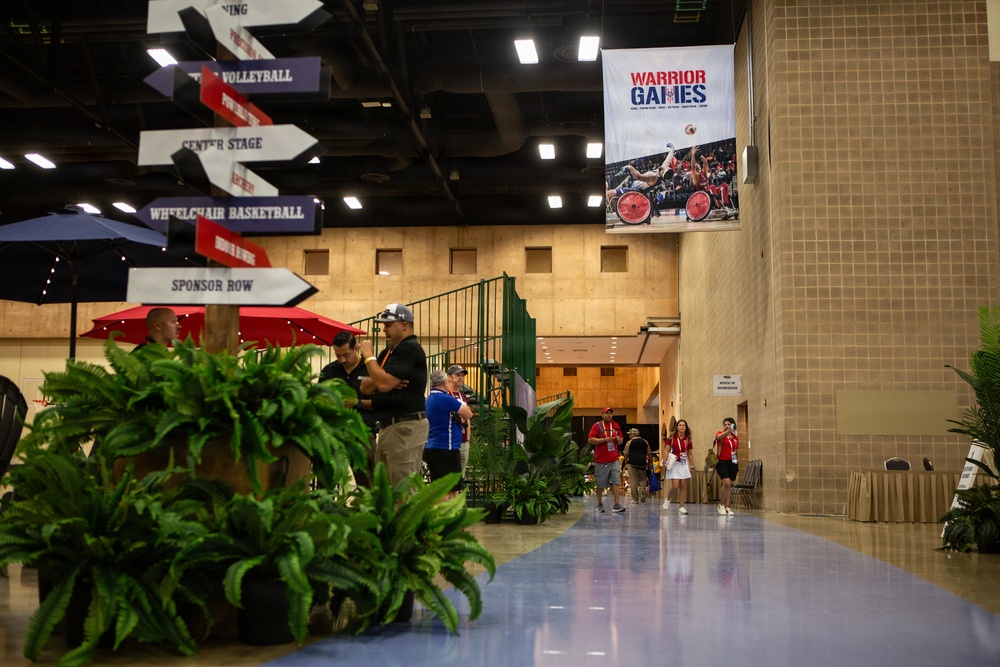 Team Marine Corps Opens Warrior Games with Powerlifting
