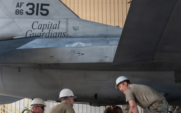 113th MXS conducts F-16 recovery training
