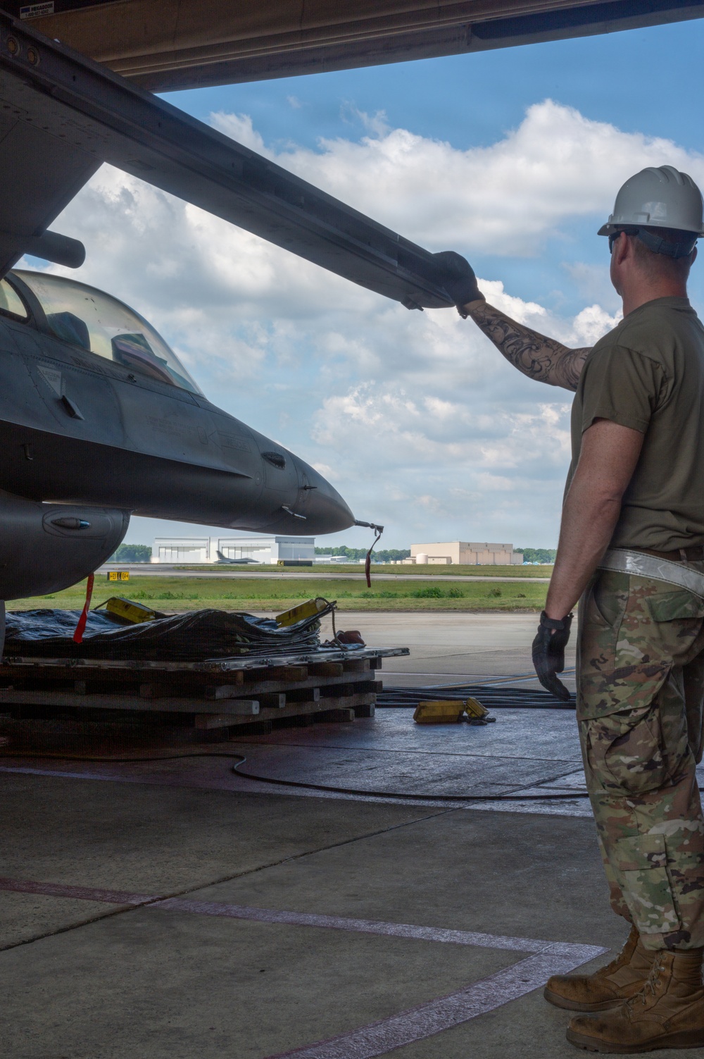 113th MXS conducts F-16 recovery training