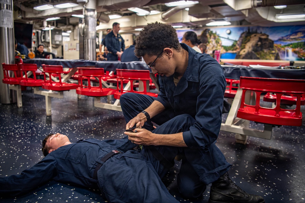 USS Gridley Conducts Tactical Combat Casualty Care Training