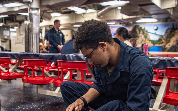 USS Gridley Conducts Tactical Combat Casualty Care Training