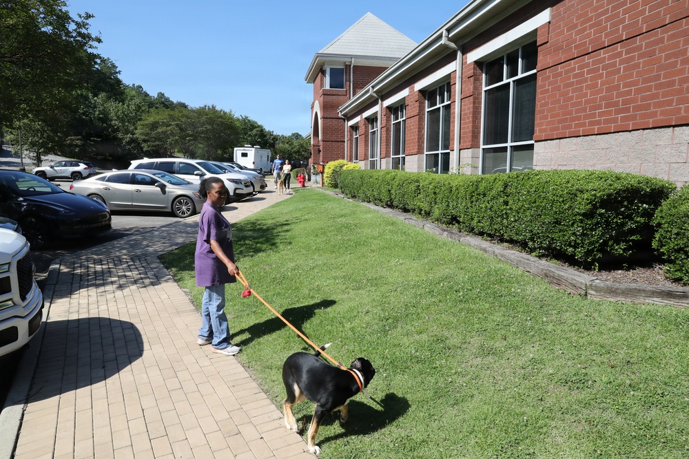 Army Reserve Soldiers Lend a Hand at Birmingham Humane Society