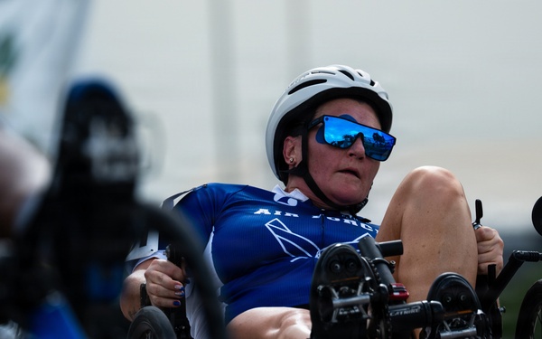 Air Force Warrior Games athletes compete in cycling