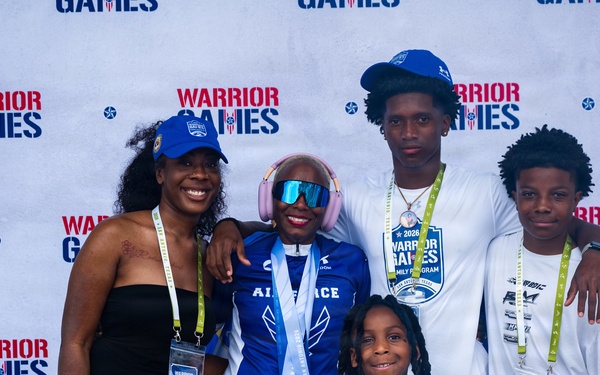 Air Force Warrior Games athletes compete in cycling