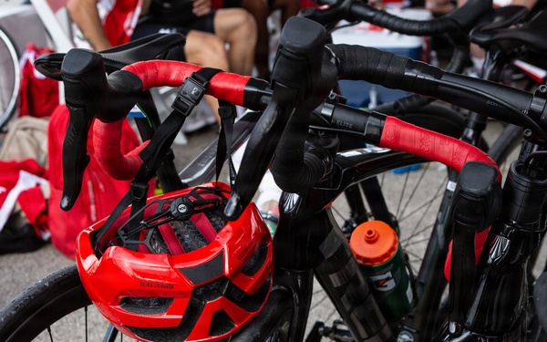 Team Marine Corps Takes on Warrior Games Cycling