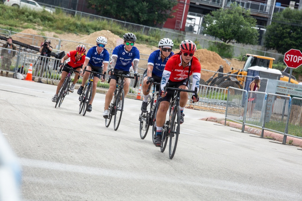 Team Marine Corps Takes on Warrior Games Cycling