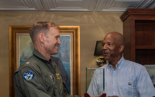 Bahamas Government and Military leaders Visit USS Nimitz