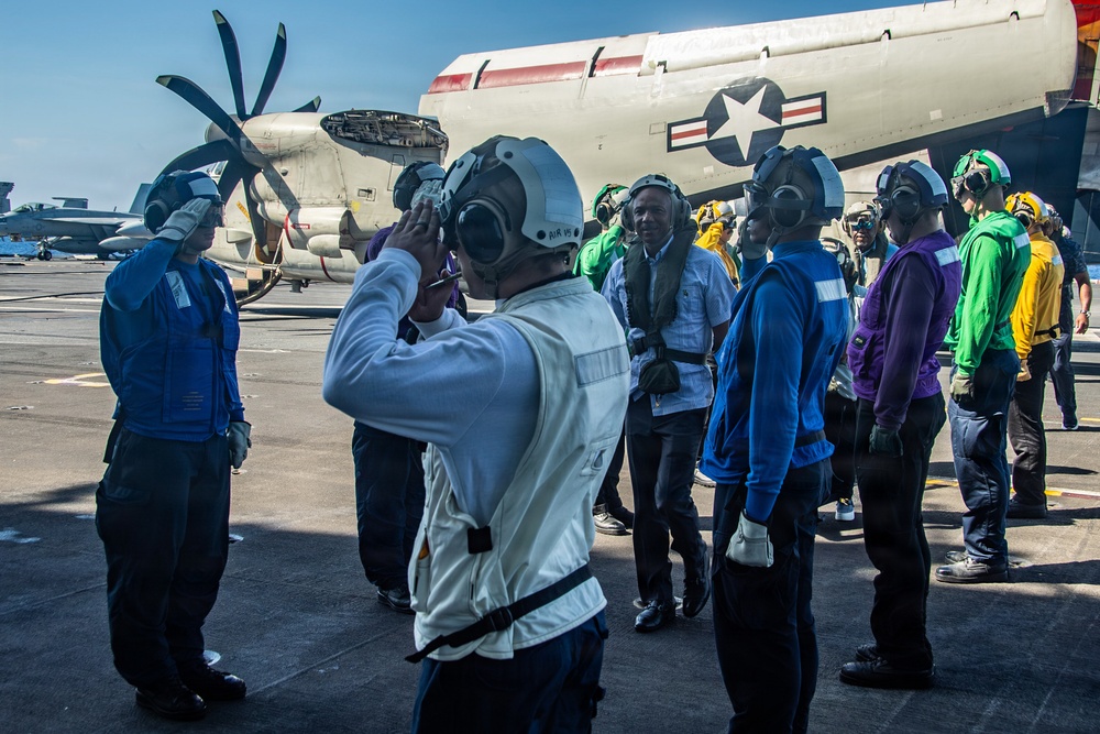 Bahamas Government and Military leaders Visit USS Nimitz