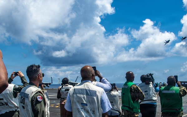 Bahamas Government and Military leaders Visit USS Nimitz